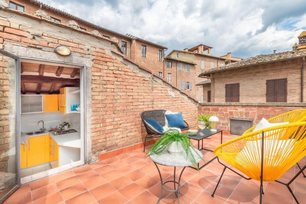 Mimosa- Loft Elegante Con Terrazza Nel Centro Di Siena Appartement Buitenkant foto