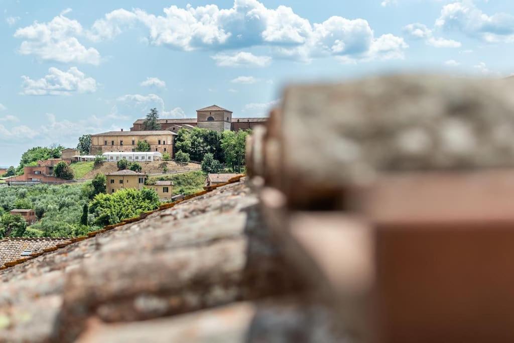 Mimosa- Loft Elegante Con Terrazza Nel Centro Di Siena Appartement Buitenkant foto