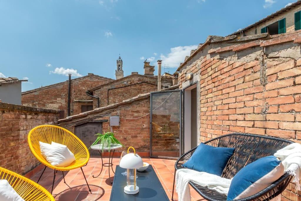 Mimosa- Loft Elegante Con Terrazza Nel Centro Di Siena Appartement Buitenkant foto
