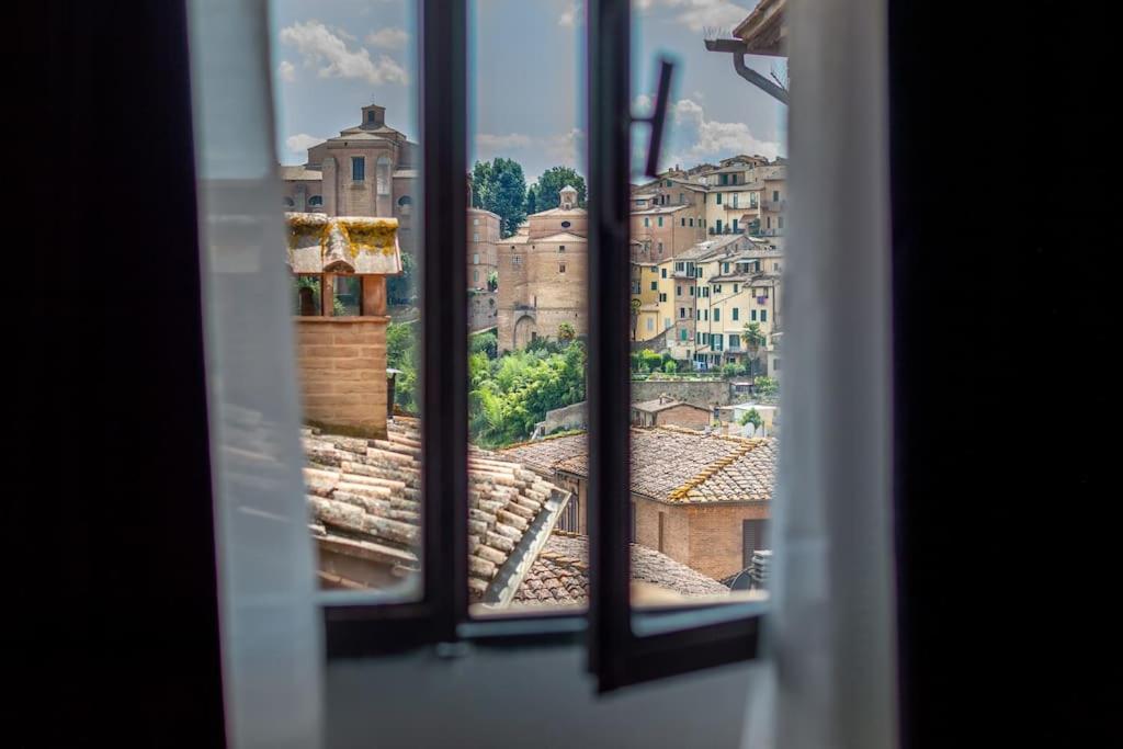 Mimosa- Loft Elegante Con Terrazza Nel Centro Di Siena Appartement Buitenkant foto